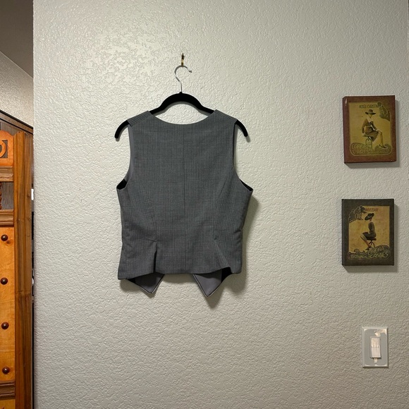 Doll Fit Elmer Ave zipper vest. Spring 2010 collection. - Picture 3 of 3